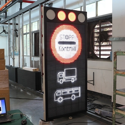Le panneau routier extérieur d'EN12966 NTCIP LED a illuminé la couleur verte