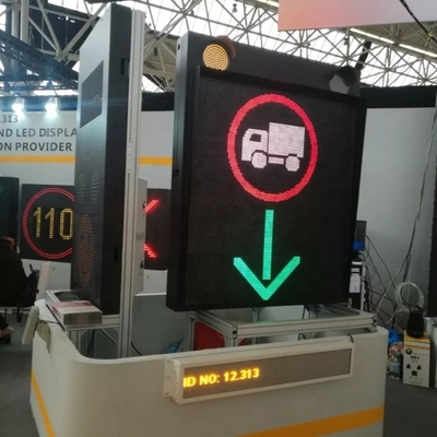 Conseils de précaution de rue de VMS de panneaux d'avertissement du trafic de P20 960*960mm LED