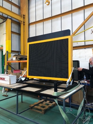 Le mobile 3 dans 1 remorque de VMS de lentille de SMD signe l'affichage à LED avec le générateur