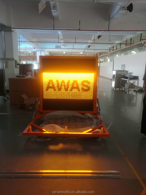 Panneau d'affichage mobile d'affichage à LED de remorque d'IP56 P10 pour la sécurité routière du trafic