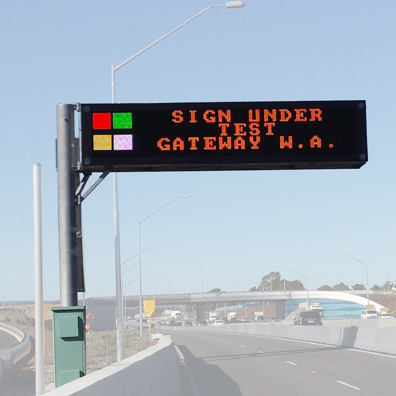 Affichage à LED extérieur polychrome de panneaux routiers variables de l'IMMERSION P20 IP56