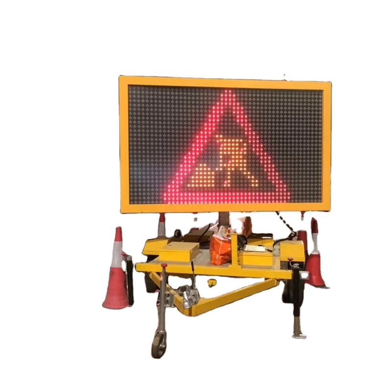 Le mobile 3 dans 1 remorque de VMS de lentille de SMD signe l'affichage à LED avec le générateur